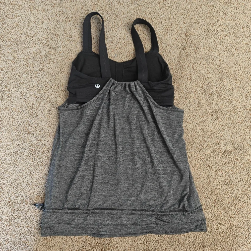 Lululemon Run Back Womens 4 Black Activewear Ruched Shelf‎ Bra Yoga Running